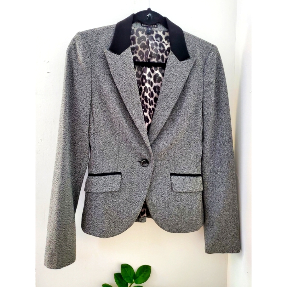 Gray Express blazer size 0, formal, work attire with leopard print lining.